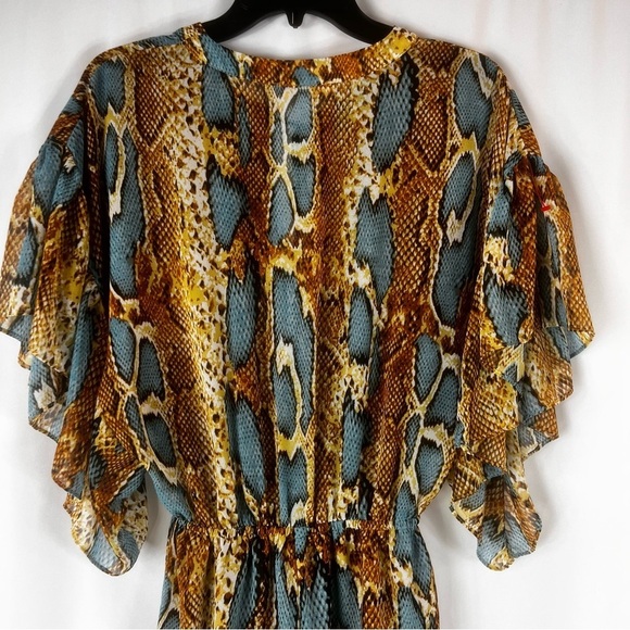 Oliváceos RADIANT REVEAL SNAKE
PRINT ROMPER Bohemian Print Jumpsuit Size: S - Picture 14 of 17